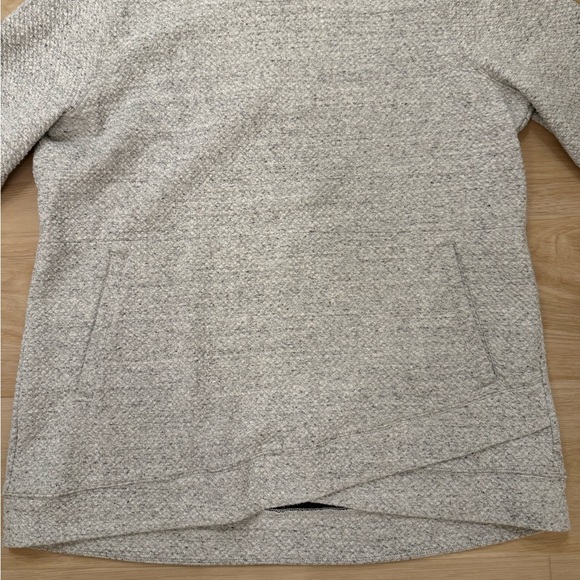 Duluth Women’s Textured Jacquard Sweatshirt - Picture 2 of 4